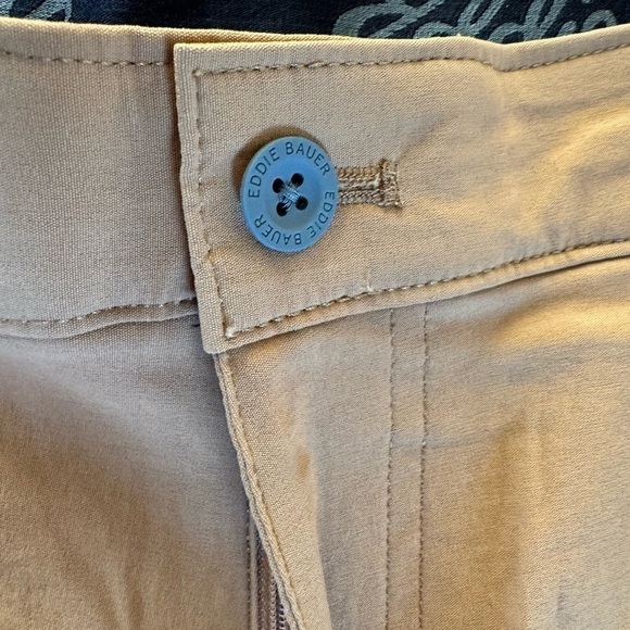 Eddie Bauer Nylon Zipper Pocket Flat Front Short / 35 - Picture 9 of 11